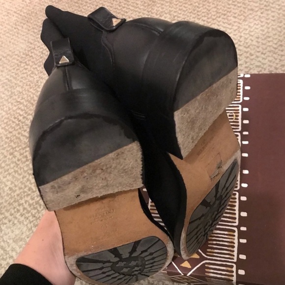 Valentino Rockstud ankle booties black leather